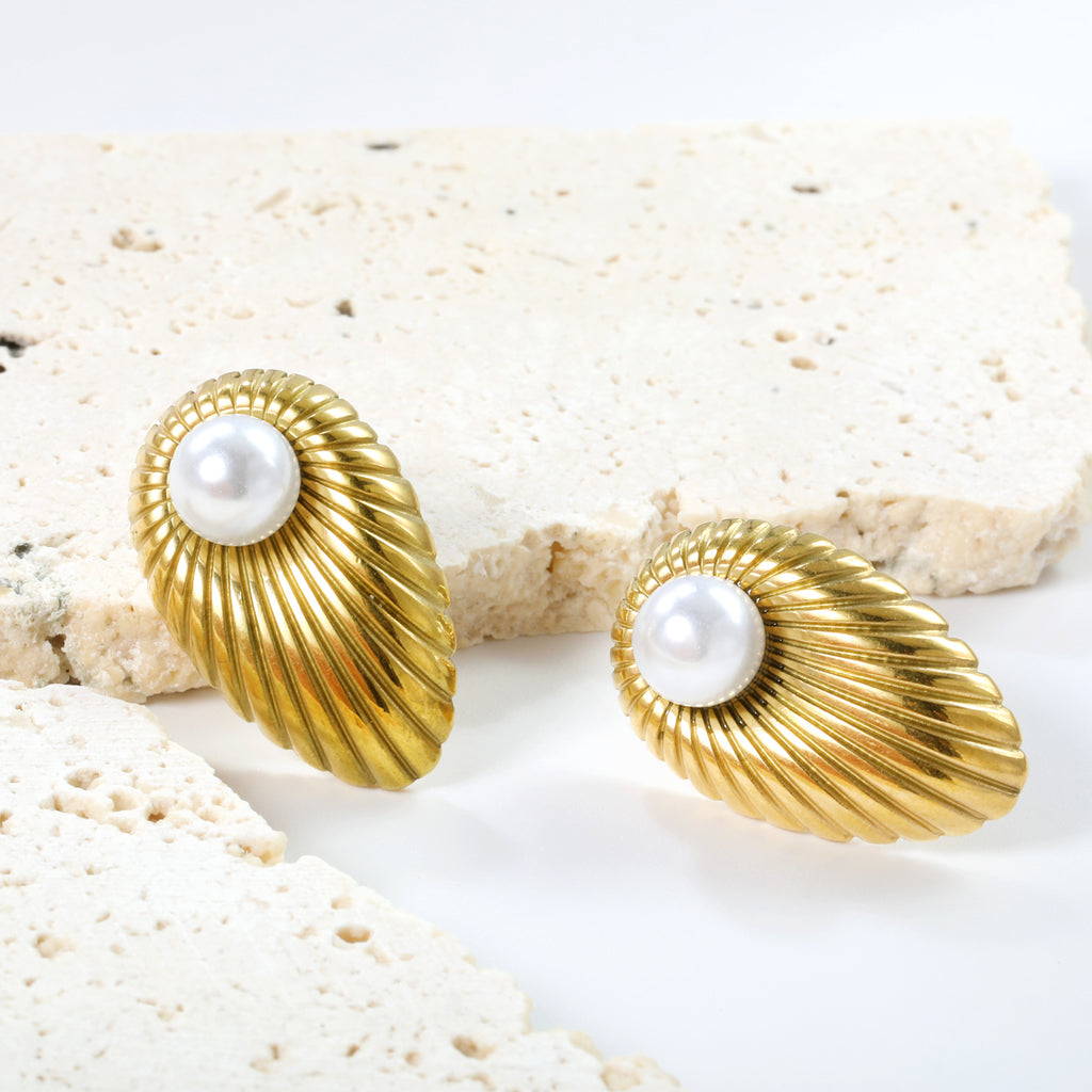 Oval Leaf Pearl Stud Earrings