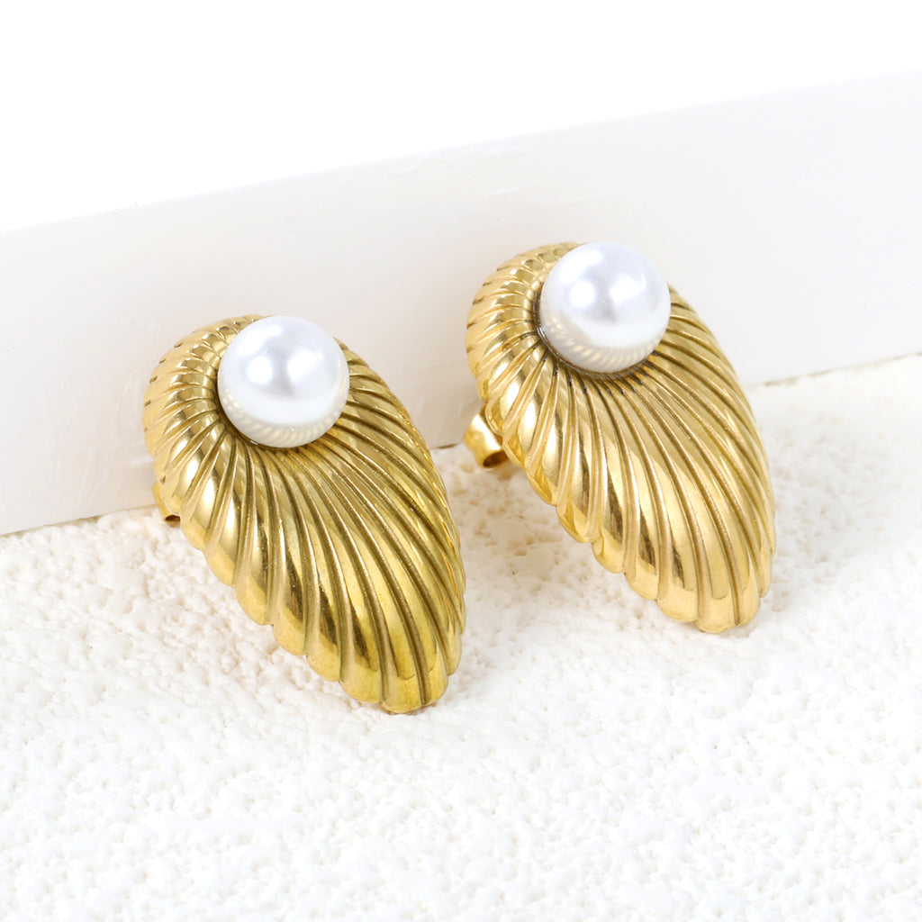 Oval Leaf Pearl Stud Earrings