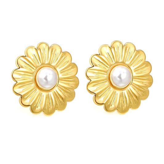 Daisy Pearl Stud Earrings