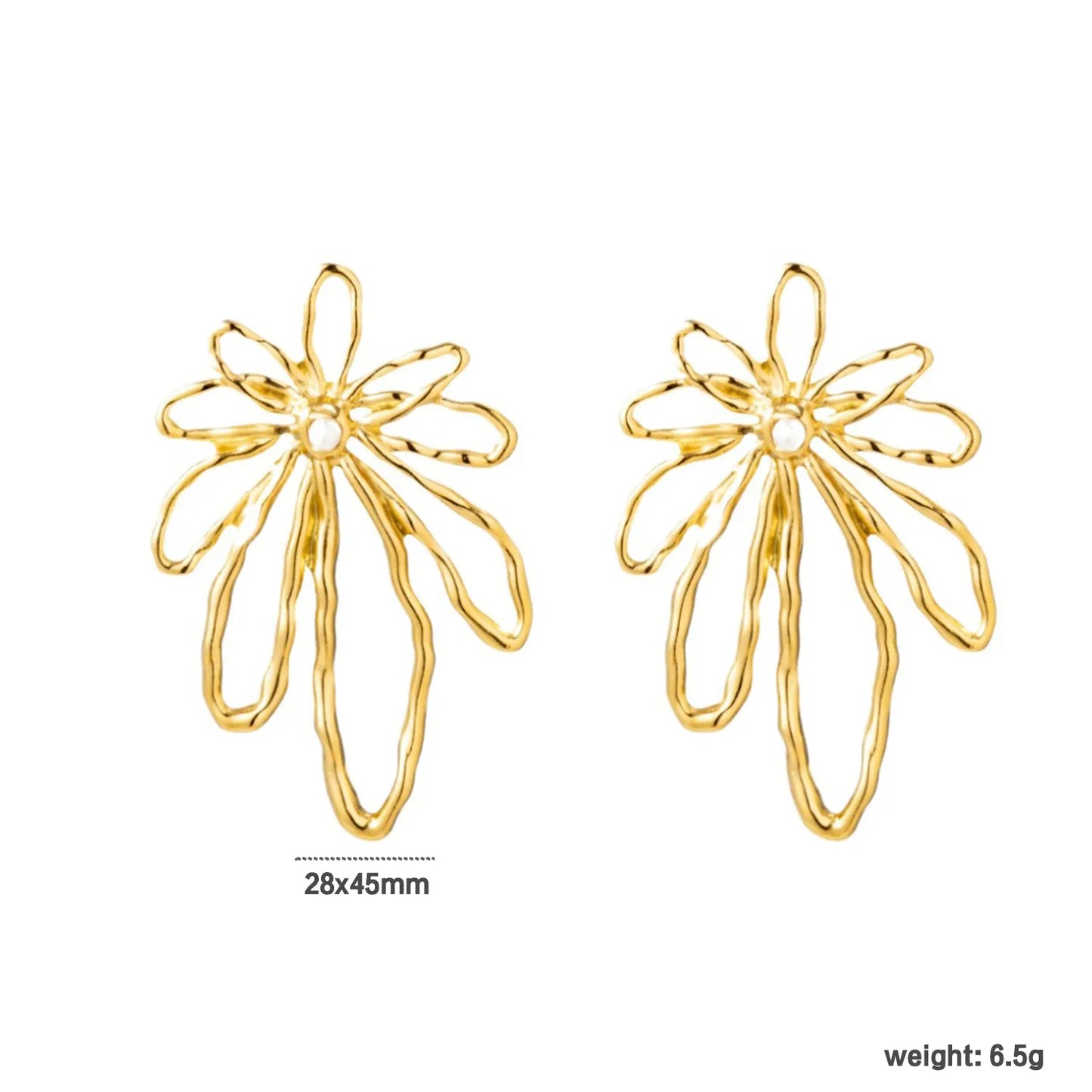 28*45mm Openwork Floral Stud Earrings in Gold -