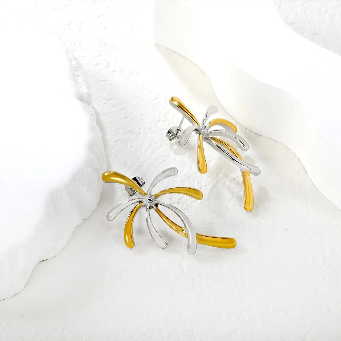 29mm*47mm Two-Tone Firework Design Stud Earrings with Gold Accents Minimalist Modern Casual Wear Earrings for Women