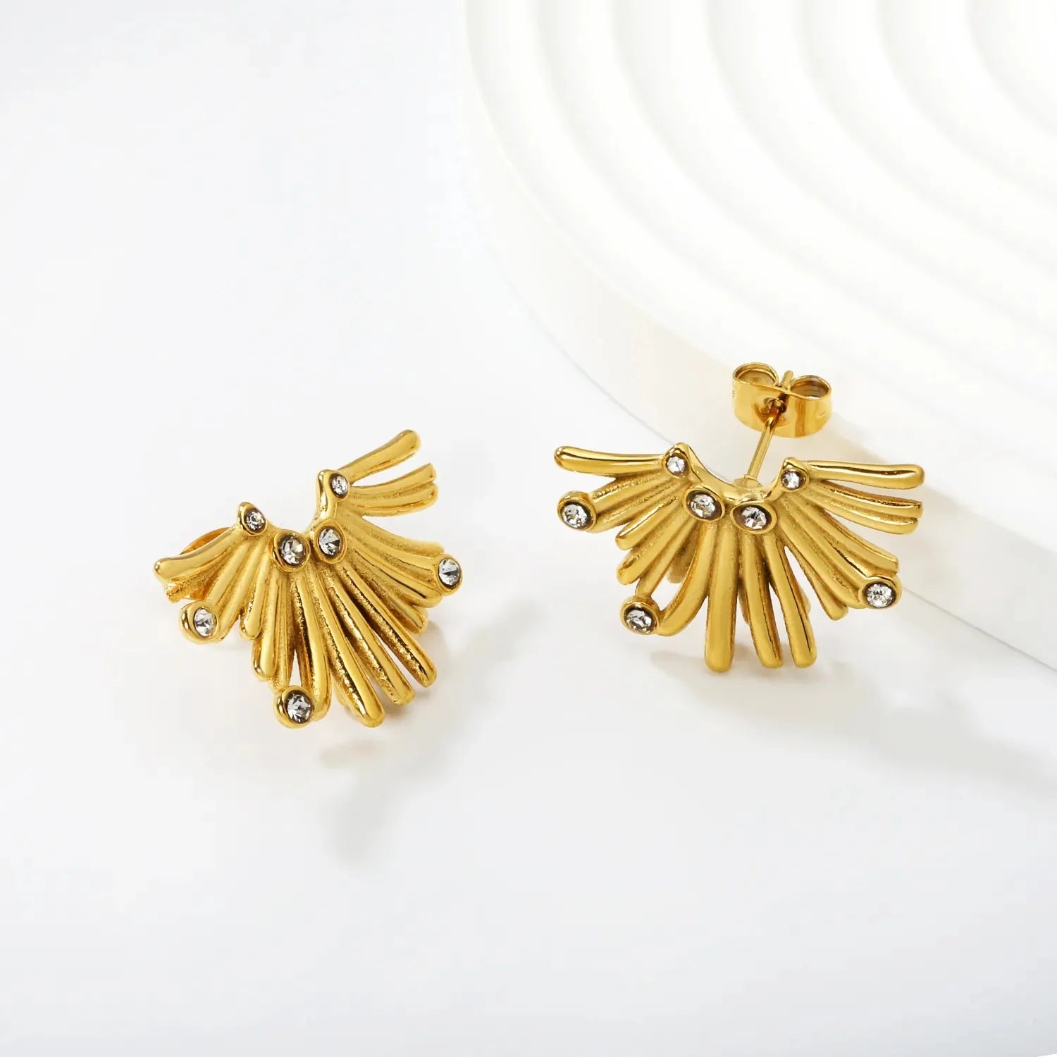 Gold Fan Shaped Diamond Stud Earrings 17*25mm Sparkly Inlaid Diamond Fashion Earrings for Women Daily Wear Party Jewelry Accessory