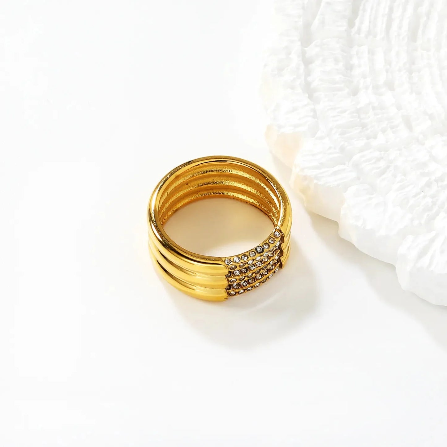 Gold Band Ring Size #6-8 Height 9.5mm Hollow Three Rows Emerald Diamond Inlaid Elegant Fashion Ring for Women Daily Casual Party Office Wear Jewelry